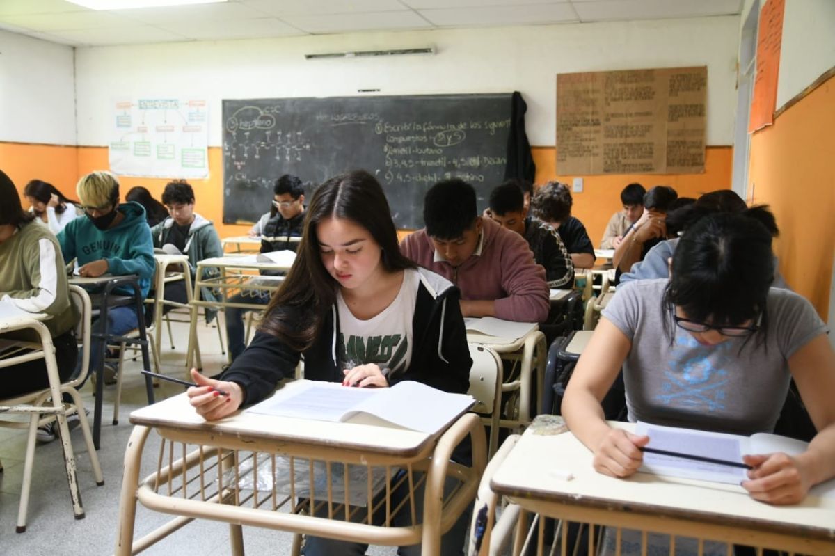 El Gobierno inició programa educativo que acompaña a estudiantes en su transición del nivel primario al secundario