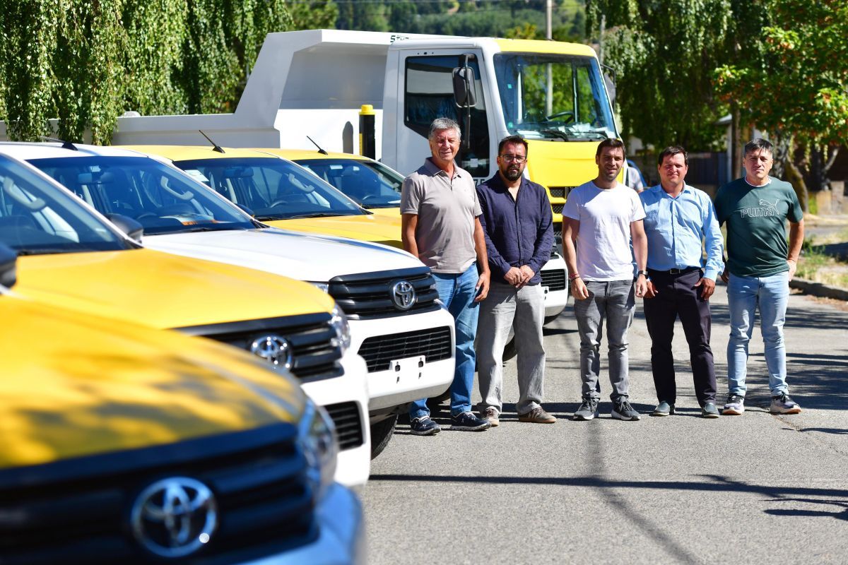 Torres: "Seguimos reforzando el parque automotor de Vialidad Provincial para mejorar las tareas en terreno y el control de incendios"