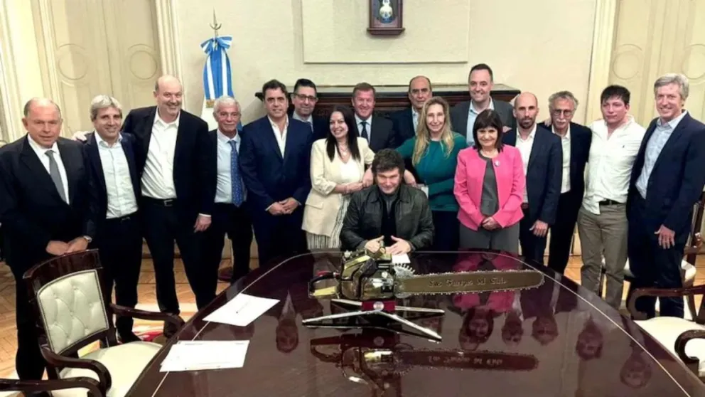 Motosierra interna: En solo 14 meses, Javier Milei echó a 50 funcionarios de su gabinete 