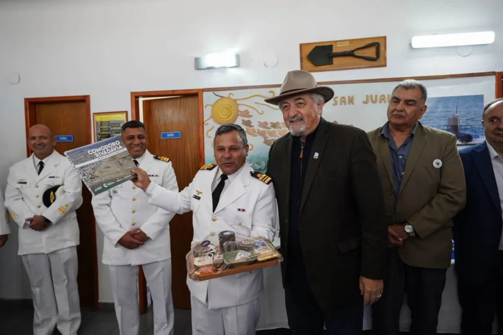 Macharashvili participó del acto de asunción del nuevo jefe del Destacamento Naval de la ciudad