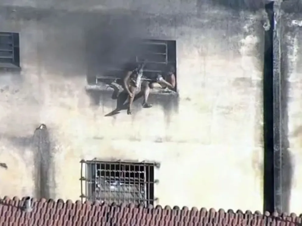 Incendio en una fábrica de disfraces de Brasil: 12 empleados en grave estado