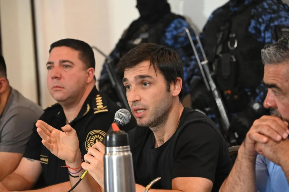 Torres confirmó que los detenidos por los incendios tienen vinculaciones con la RAM: "En Chubut la ley se cumple y estos delincuentes van a tener una condena ejemplificadora"