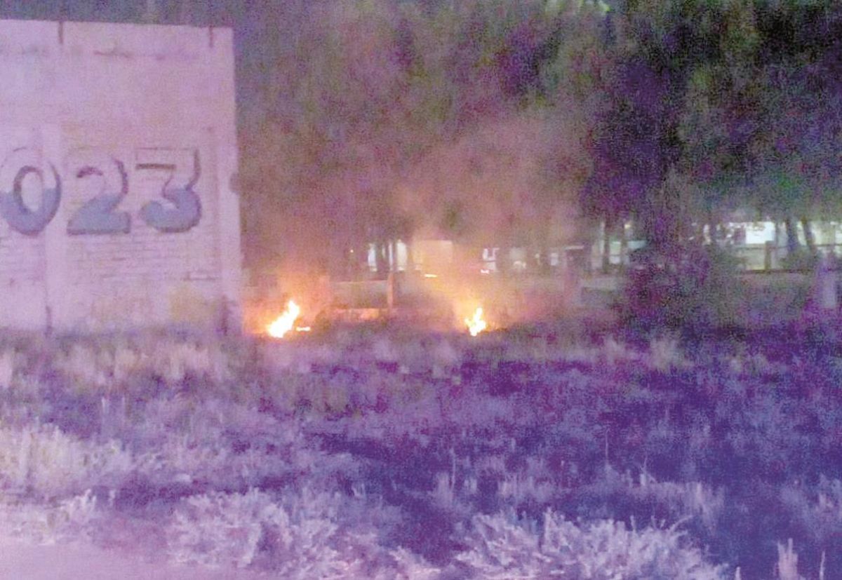 Dejaron sin luz a medio Trelew atentando contra una línea de alta de tensión para salir a robar