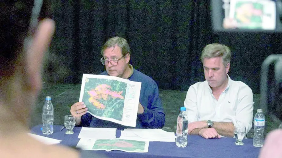 Weretilneck anunció medidas por los incendios de El Bolsón: entregarán $30 millones a cada familia