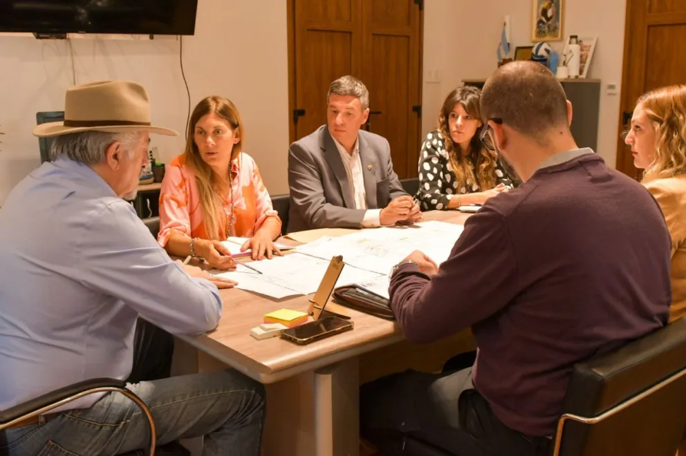 Provincia articula acciones con la Municipalidad de Comodoro Rivadavia para ajustar el trabajo social