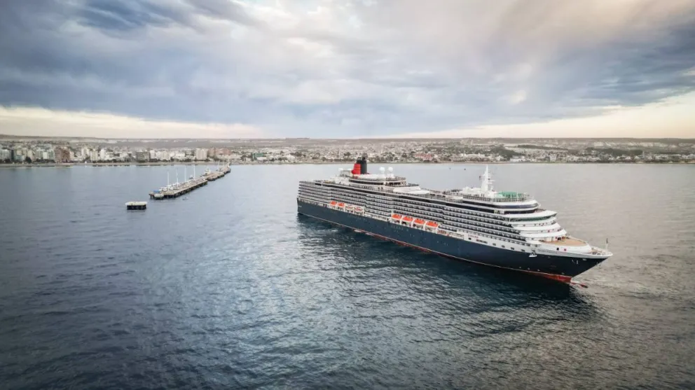 Cruceros en Chubut: El Queen Victoria arribó a Puerto Madryn en su recorrido por Sudamérica