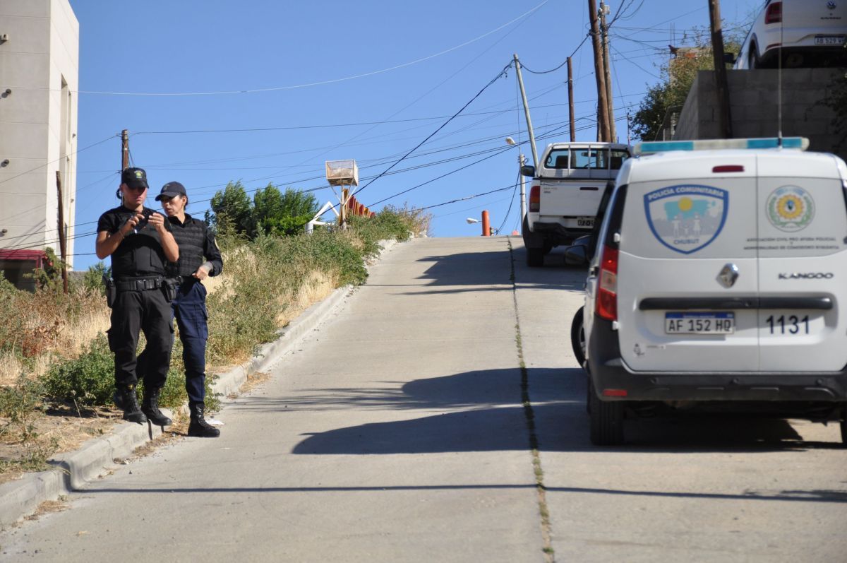 “Okupas”: Sacaron la custodia policial y la mujer y sus hijos desalojados temen por su integridad física
