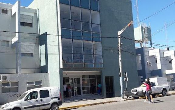 Trelew: a un hombre lo interceptaron en la calle y le dieron un tiro en la cabeza