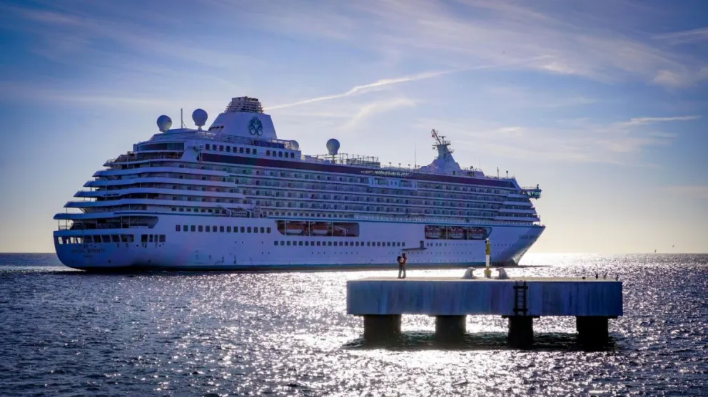 Temporada de cruceros en Chubut: el exclusivo Crystal Serenity arribó a Puerto Madryn
