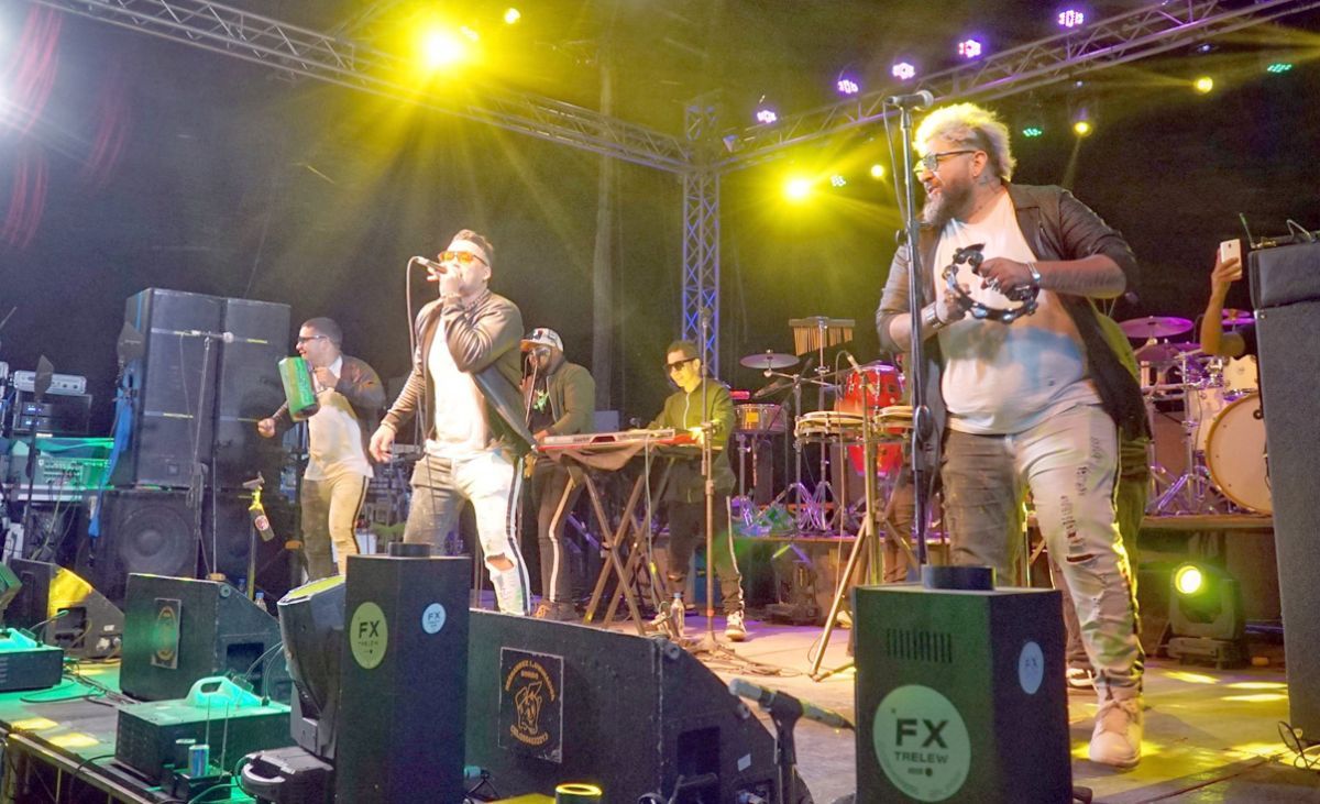 Más de 25.000 personas disfrutaron de  la primera jornada de la Fiesta del Río