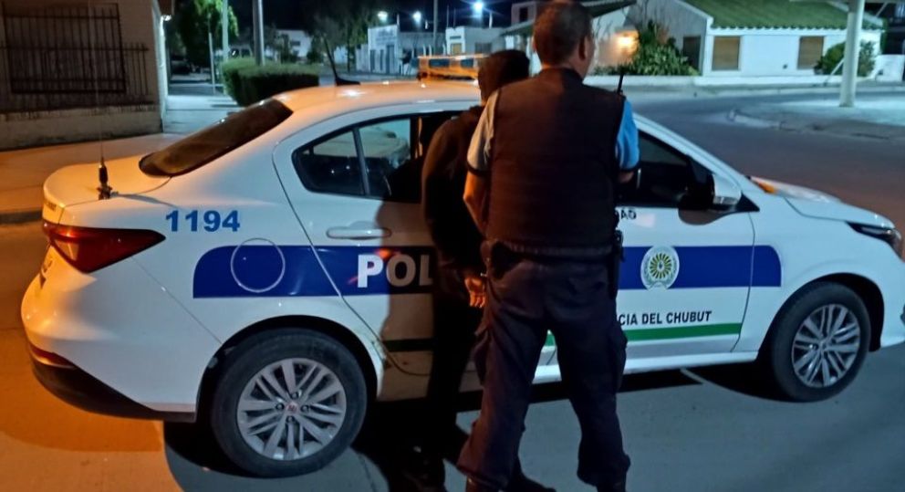 Intentaron robar en una casa en Trelew, pero el dueño los descubrió y llamó a la Policía