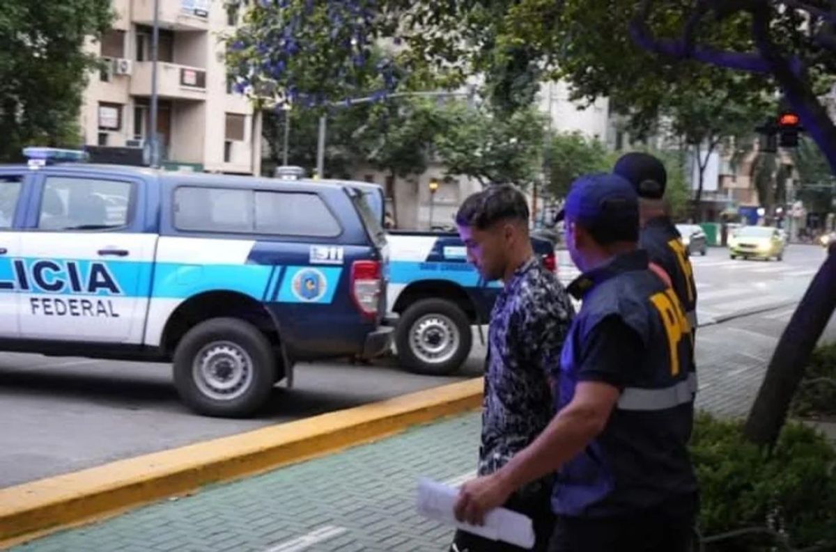 Detuvieron al influencer Yao Cabrera: Condenado por maltrato y reducción a la servidumbre  