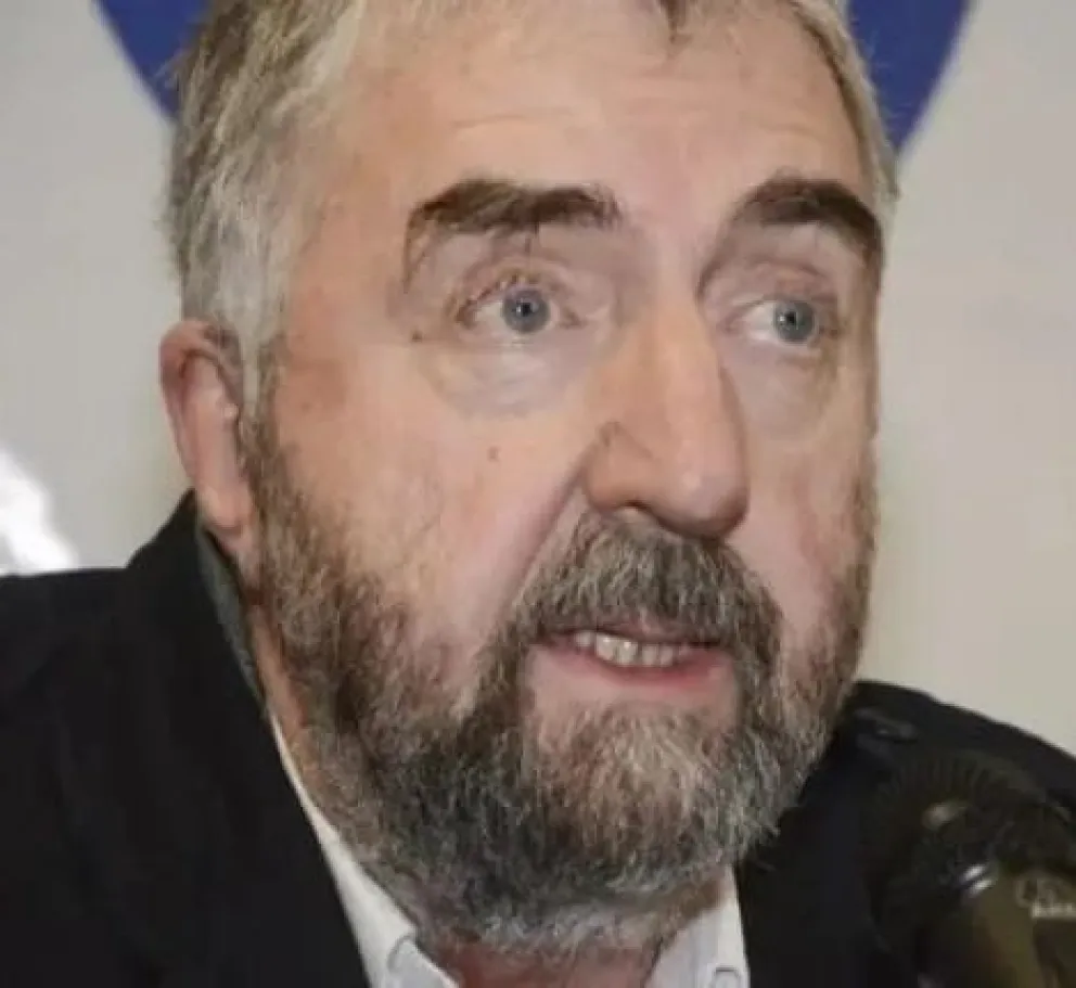 Gil: “En el mundo de las finanzas se mira a la Argentina dirigida por un político especulador y que da bases para una acción fraudulenta”