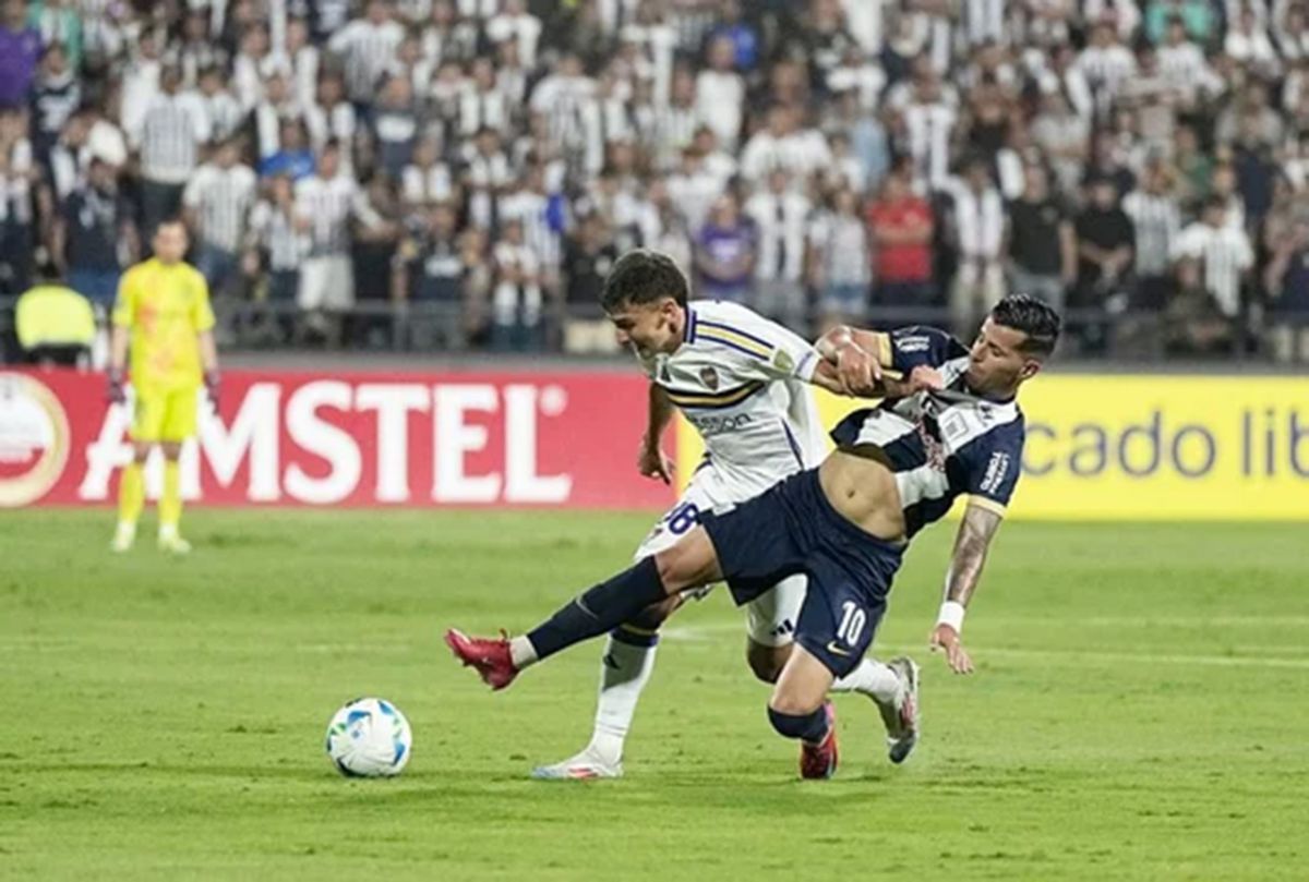 Boca cayó ante Alianza Lima y está obligado a ganar en la vuelta