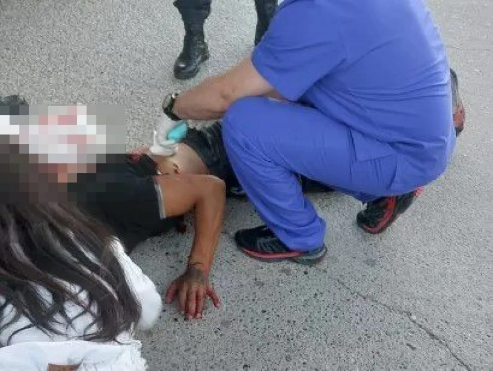 Apuñalaron a un hombre en la puerta de La Anónima 