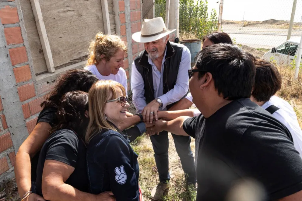 Othar recorrió la obra de la Asociación “Juntos por un corazoncito feliz”