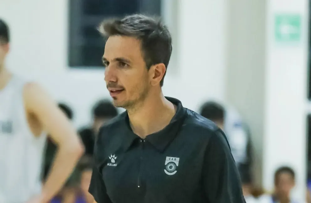 Argentina, con Casalánguida como entrenador, busca la clasificación en Venezuela