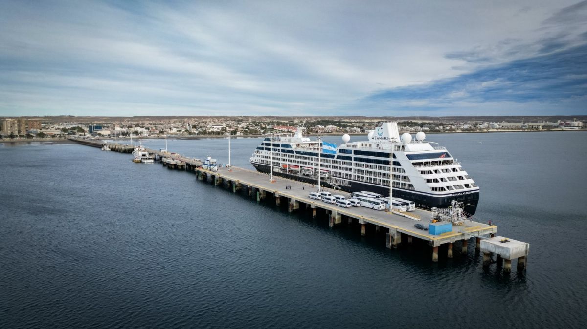 Cruceros en Chubut: el Azamara Journey arribó a Puerto Madryn en su única escala de la temporada