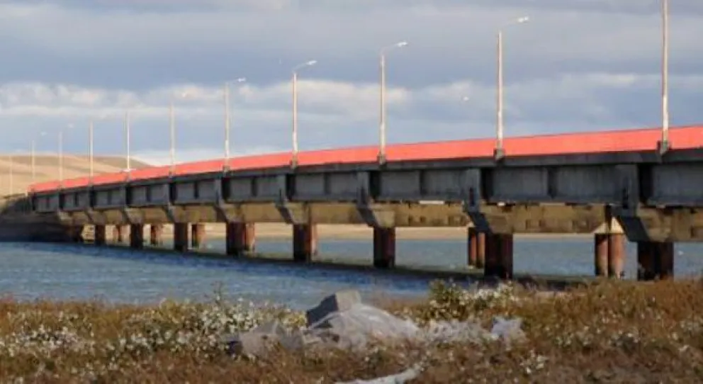 Intenso operativo de rescate en Río Grande: Prefectura salvó a dos personas atrapadas por el agua 