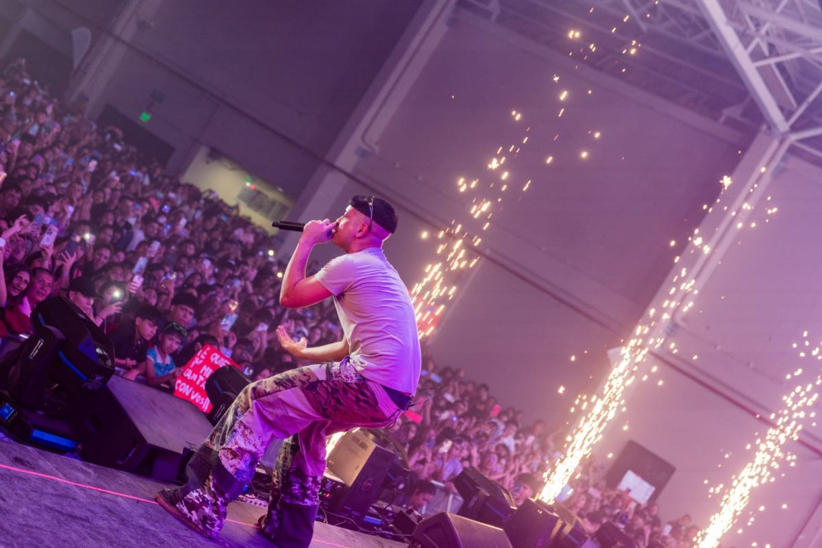 Miles de comodorenses disfrutaron de los shows de la tercera noche del Festival Aniversario