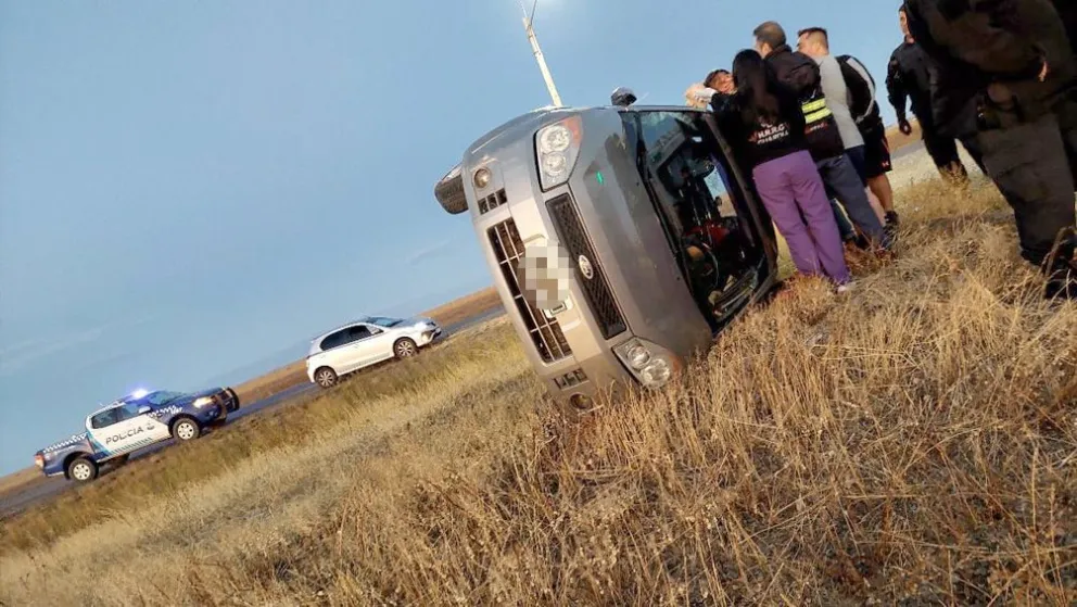 Hombre en estado de ebriedad protagonizó espectacular vuelco en Río Gallegos