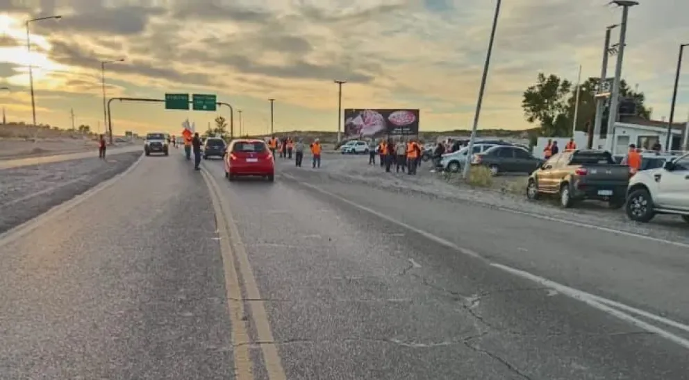 Trabajadores de Vialidad Nacional en alerta: protestas por los recortes en Chubut 