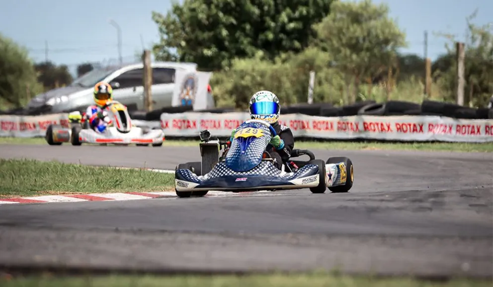 Valentino Fuentes debutó con nuevo equipo en la Junior Max