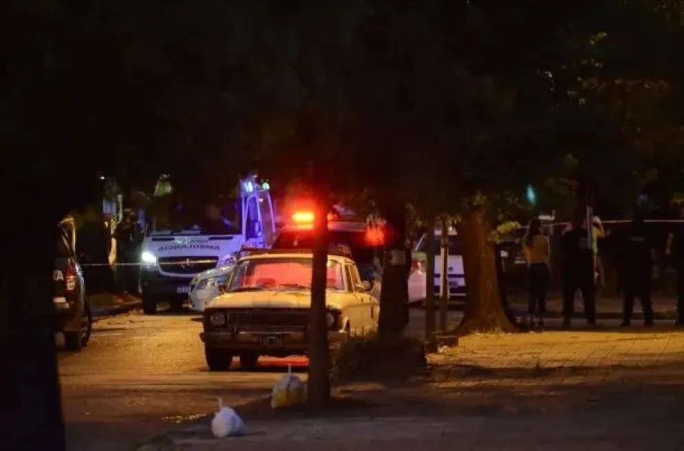 La Plata: murió una niña al salir despedida de un auto en un robo