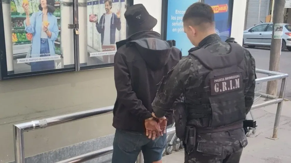 Trelew: detuvieron a un hombre por hurtar peceto de un supermercado