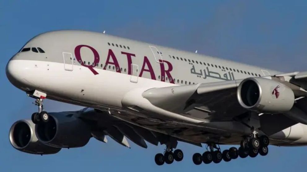 Colocaron una pasajera muerta junto a dos personas en un vuelo de Qatar Airways