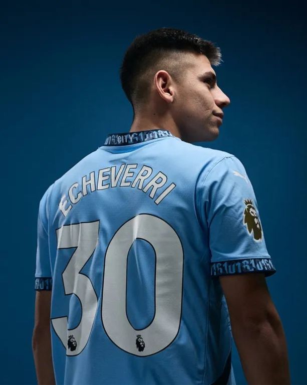 Claudio Echeverri fue presentado en Manchester City: usará la número 30