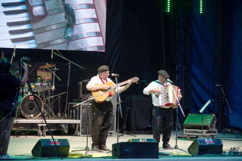 Dos fiestas populares y tres festivales de Carnaval se celebran este fin de semana en Chubut