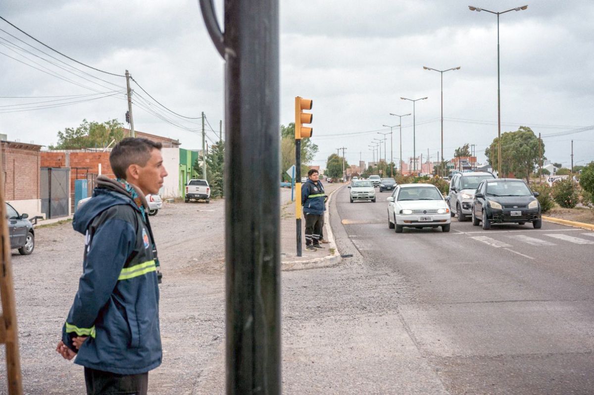 Se avanza con la instalación de nuevos semáforos en Playa Unión