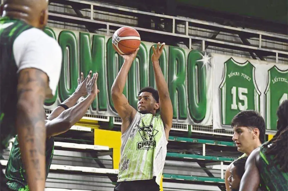 Gimnasia entrena esperando el regreso en una semana