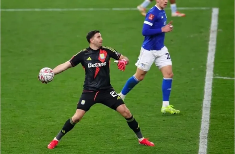 La IFAB aprueba cambios en las reglas del fútbol: nueva sanción para los arqueros y más modificaciones