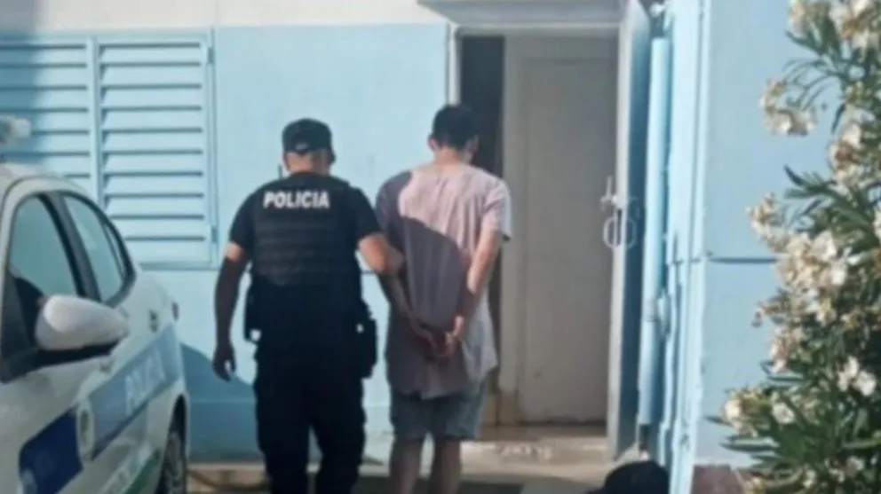 Robó un televisor, causó destrozos y amenazó de muerte a la víctima en el barrio 30 de Octubre