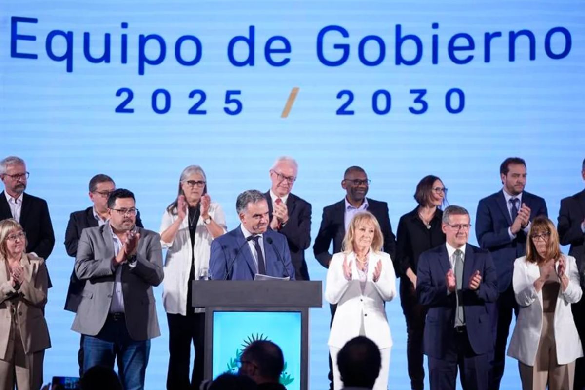 Yamandú Orsi asumío como presidente de Uruguay