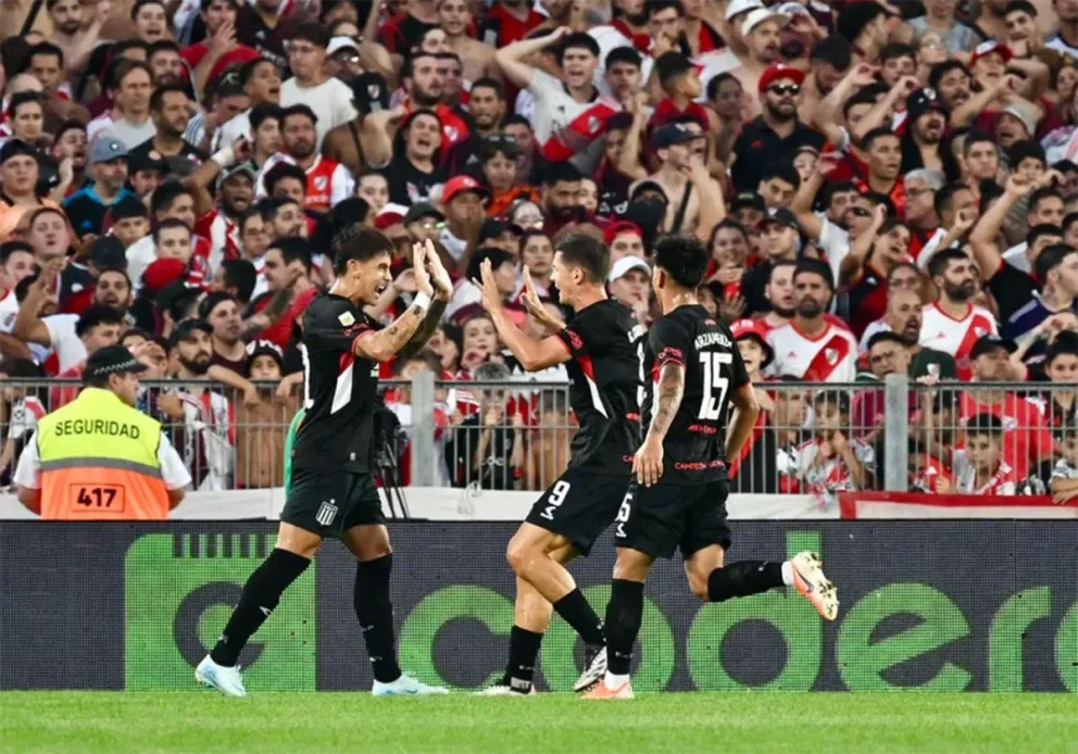 River Plate cayó 2-0 ante Estudiantes de La Plata y perdió la oportunidad de liderar la Zona B