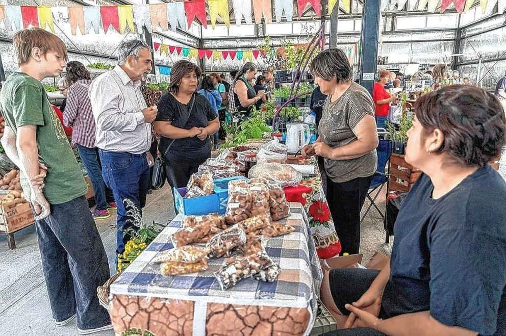 Se viene una nueva Feria de la Estepa de productores en Km. 17 con peña folklórica