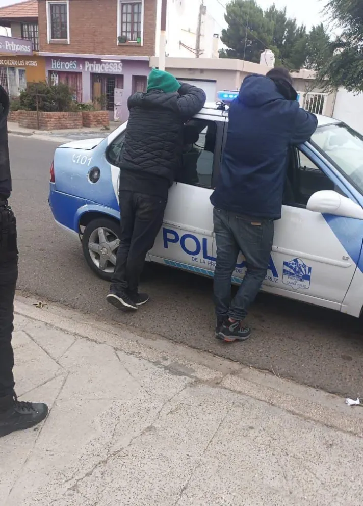 Caleta Olivia: detienen a dos hombres por intento de robo en una vivienda