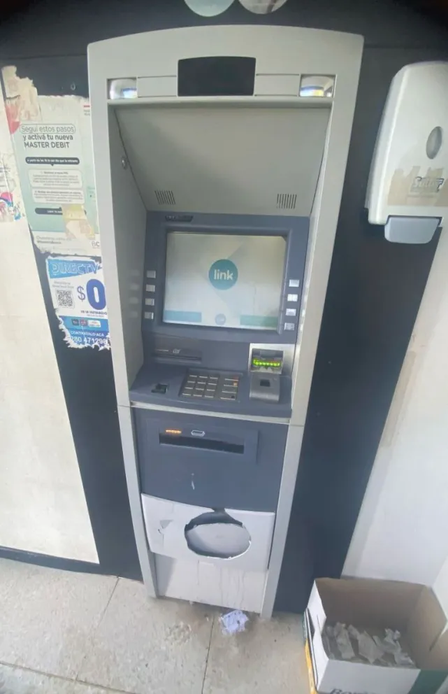 Rawson: le hicieron “un agujero” al cajero que funciona en el Ministerio de Economía