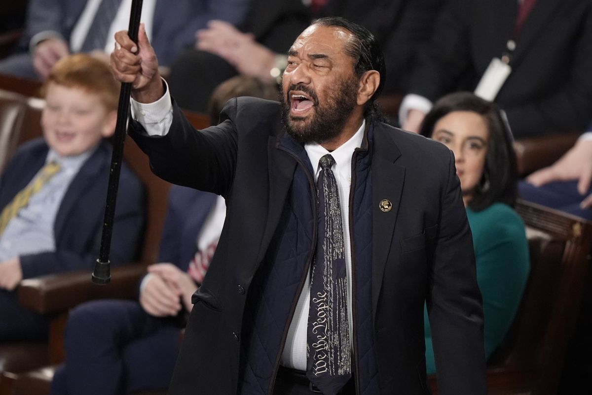 El congresista Al Green es expulsado del Congreso de Estados Unidos por interrumpir discurso de Trump