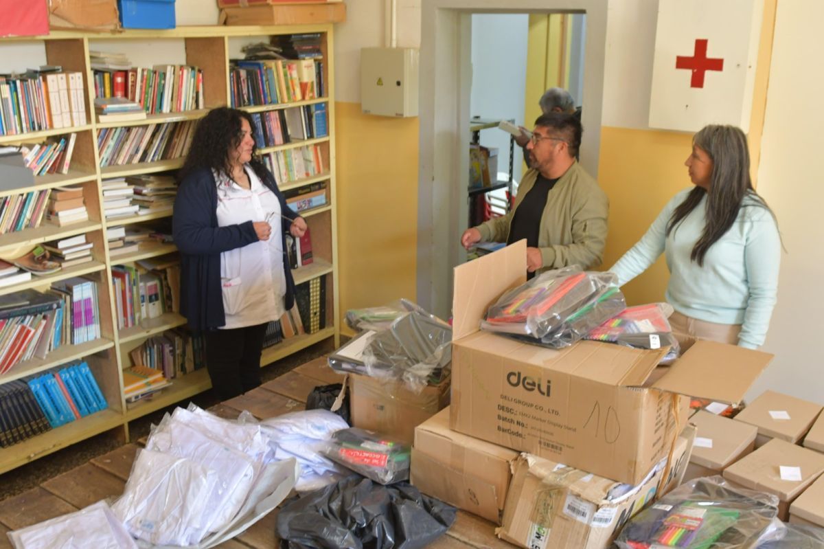 Chubut: Lago Blanco, Aldea Beleiro, Ricardo Rojas, El Escorial y Facundo recibieron kits escolares