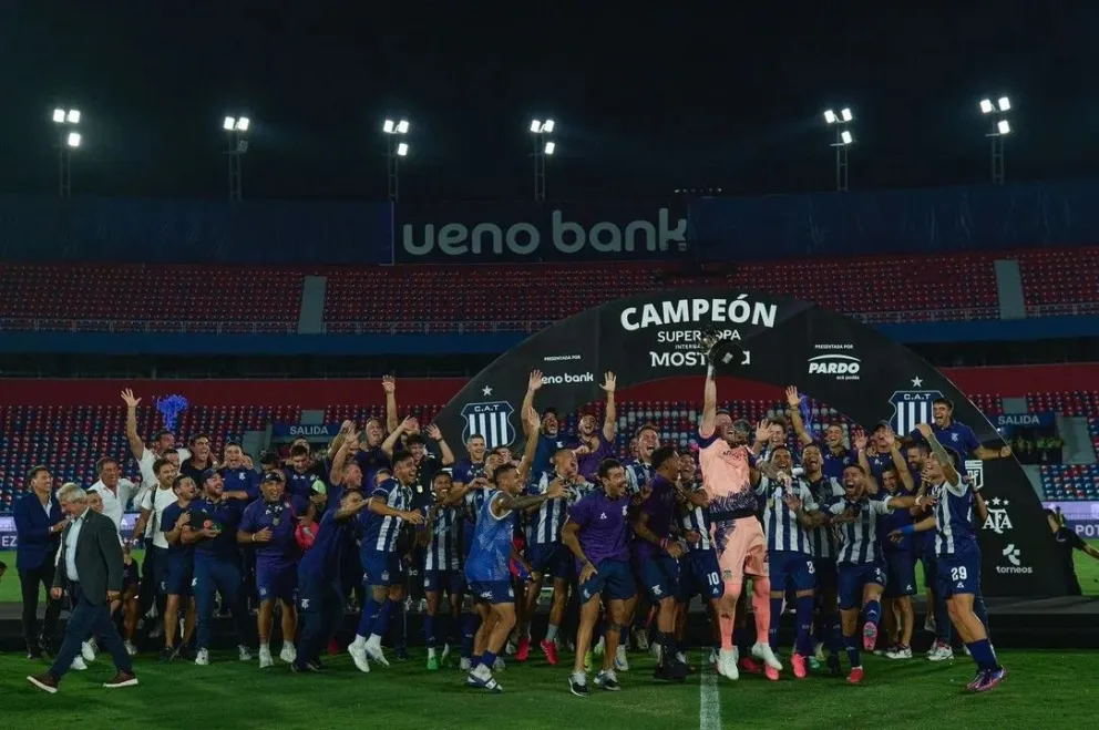 ¿Cuáles son los equipos del interior que lograron al menos un título en el profesionalismo?