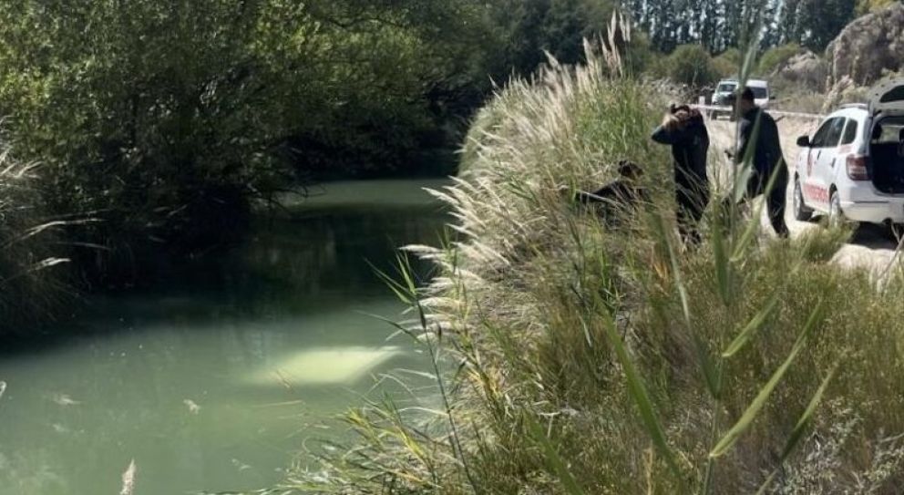 Dolavon: hallaron a un hombre fallecido dentro de una camioneta adentro de un canal de riego 