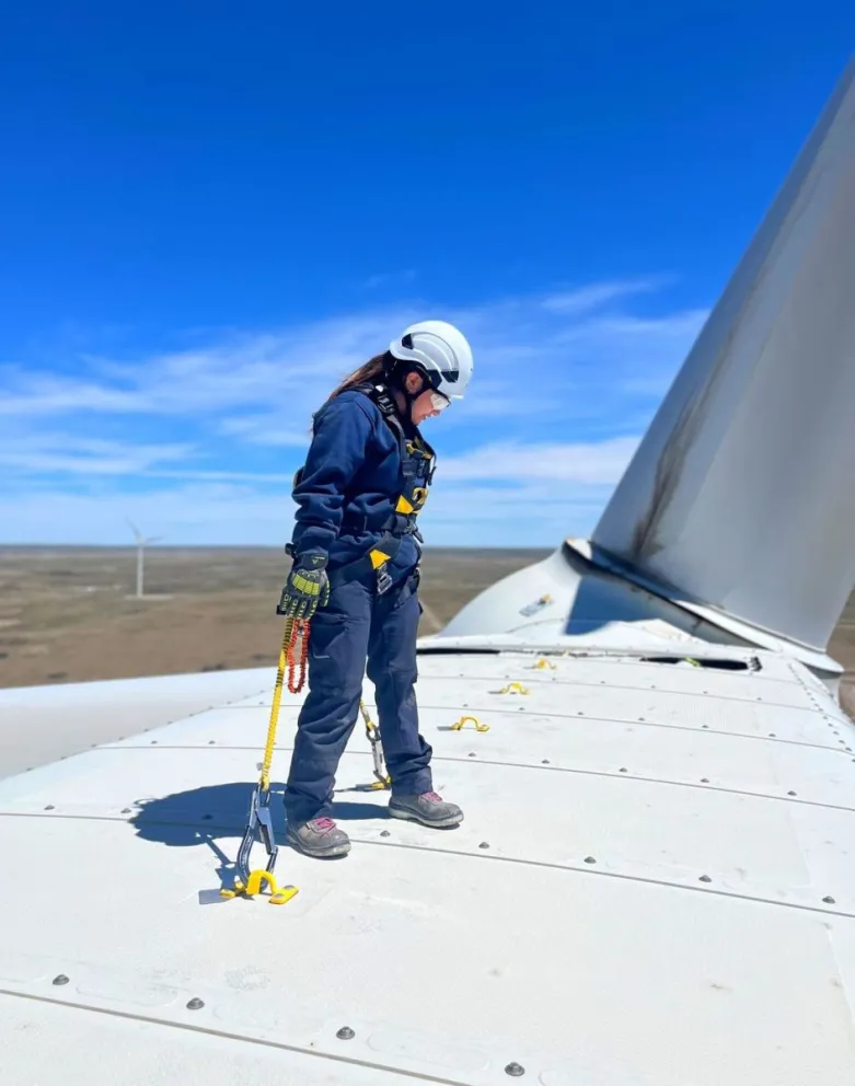 Una comodorense marca el legado femenino como pionera de la industria eólica