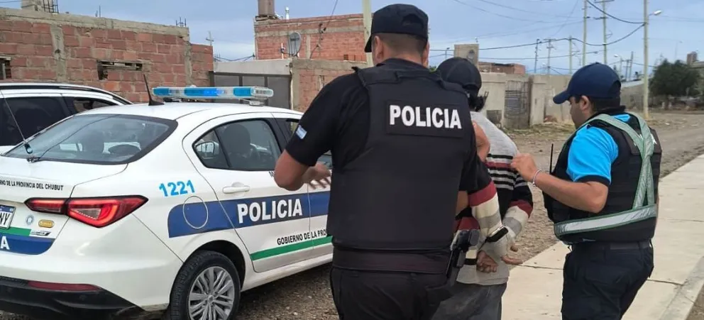 Tenía captura recomendada desde Entre Ríos y lo detuvieron cuando caminaba en una plaza de KM 8
