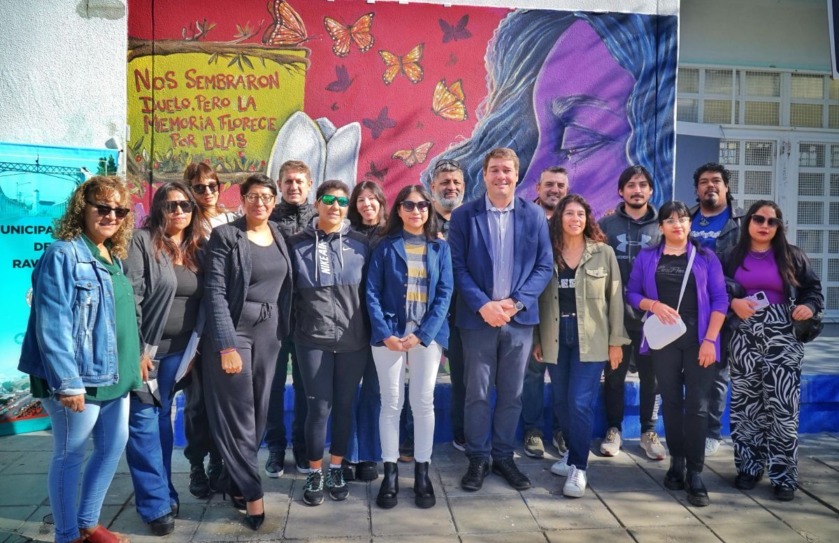 8M: Biss destacó la necesidad de reflexión y acción ante la violencia de género al inaugurar un mural conmemorativo