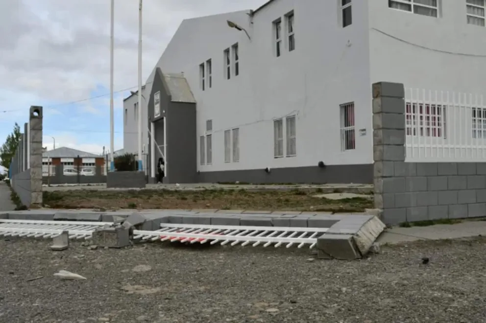 Santa Cruz: suspendieron las clases y restringieron la circulación en rutas por los fuertes vientos