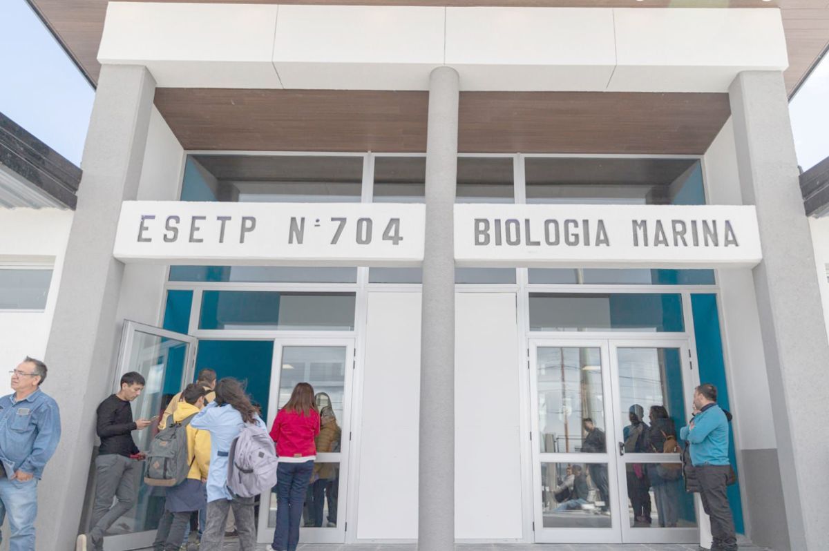 Con la reapertura del nuevo edificio, los alumnos del colegio Biología Marina retornaron a clases